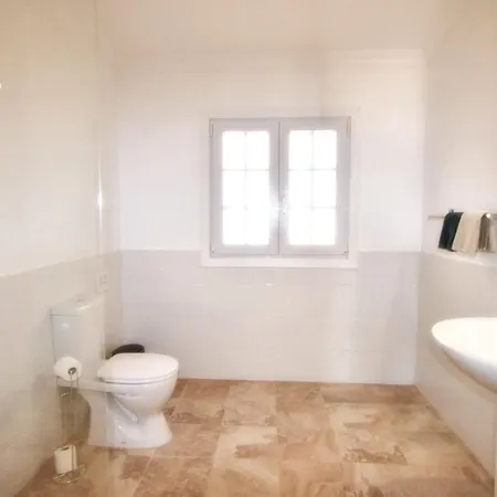 Nyaraló Esterlizia *